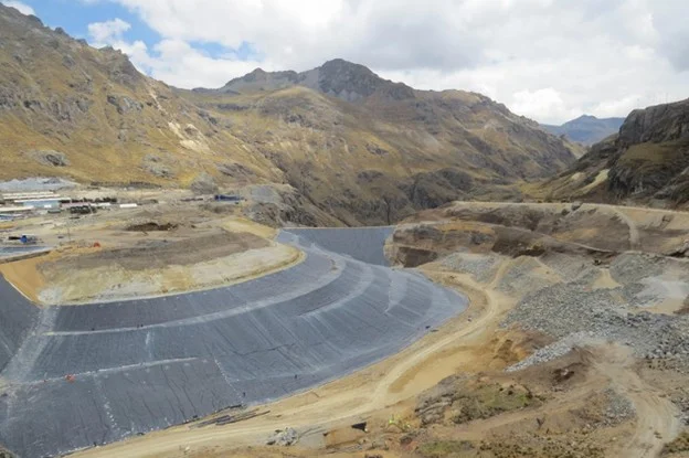 Construcción de la I Etapa del Depósito de Relaves Espesados "D" y Obras Complementarias en Huachocolpa